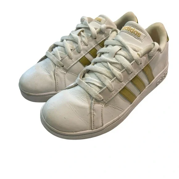 White/Gold Adidas Neo Women’s Flat Sneakers Size PGD 789006